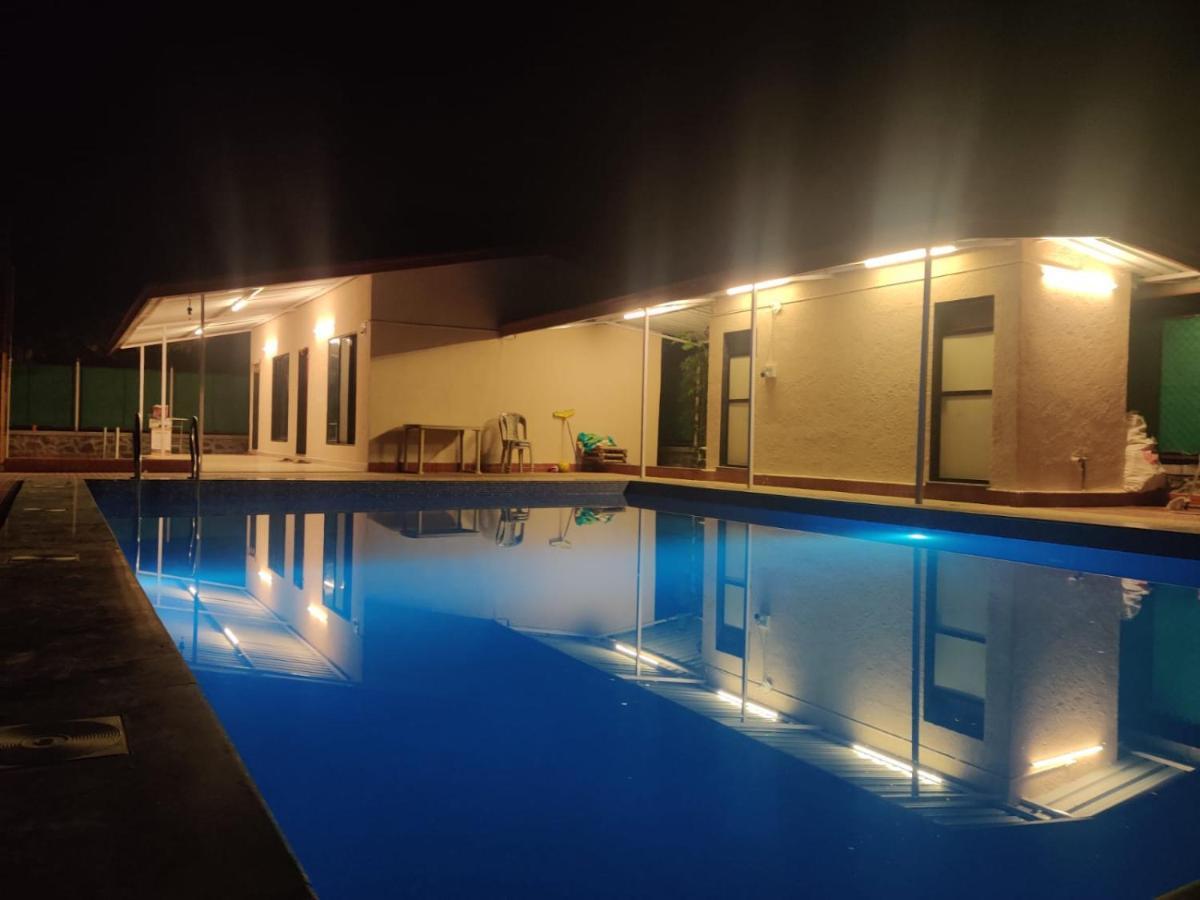 Twinkle Villa 4Bhk 카르자트 외부 사진