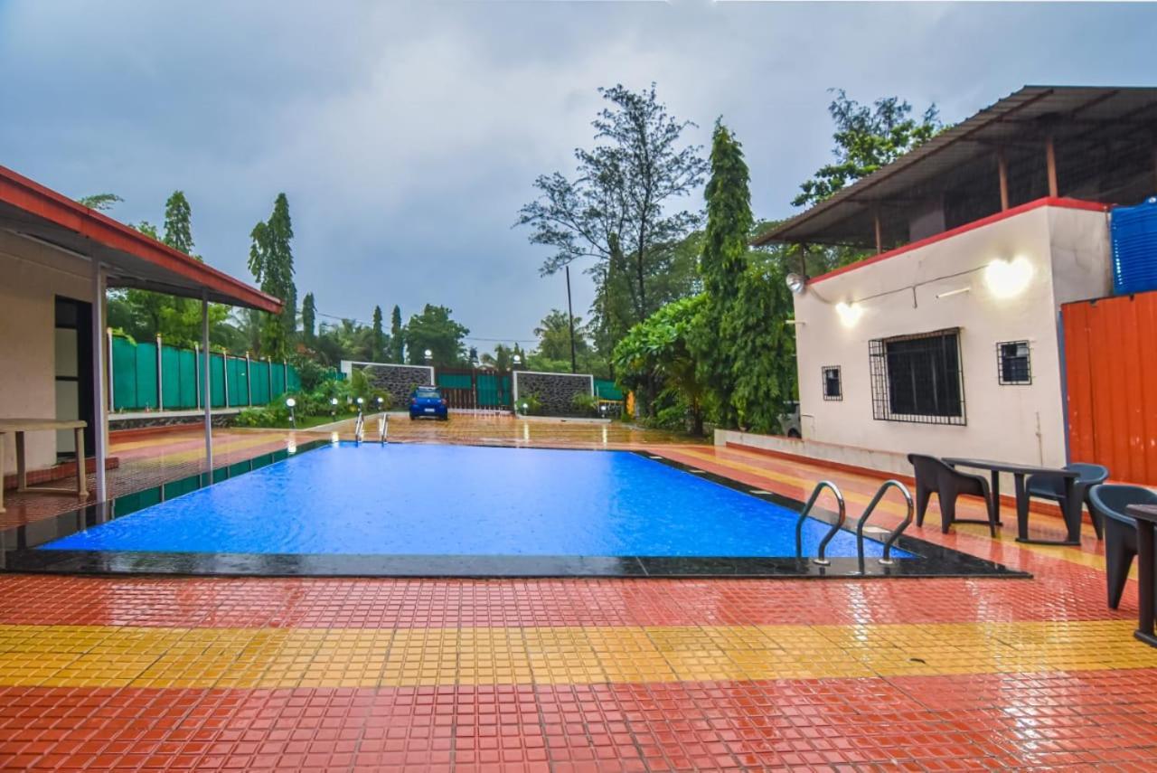 Twinkle Villa 4Bhk 카르자트 외부 사진